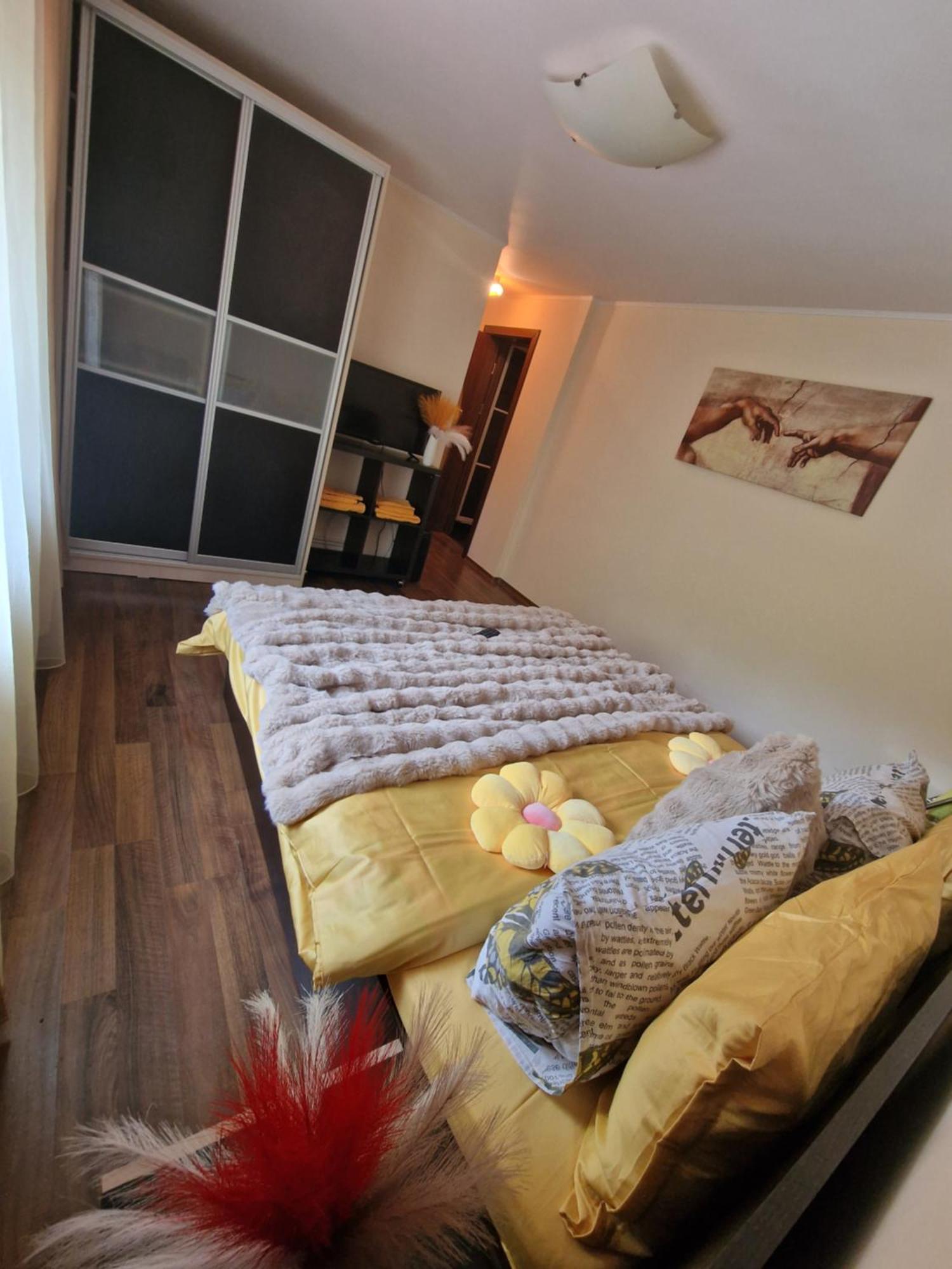 Apartament Red & Yellow 斯兰默多瓦 外观 照片