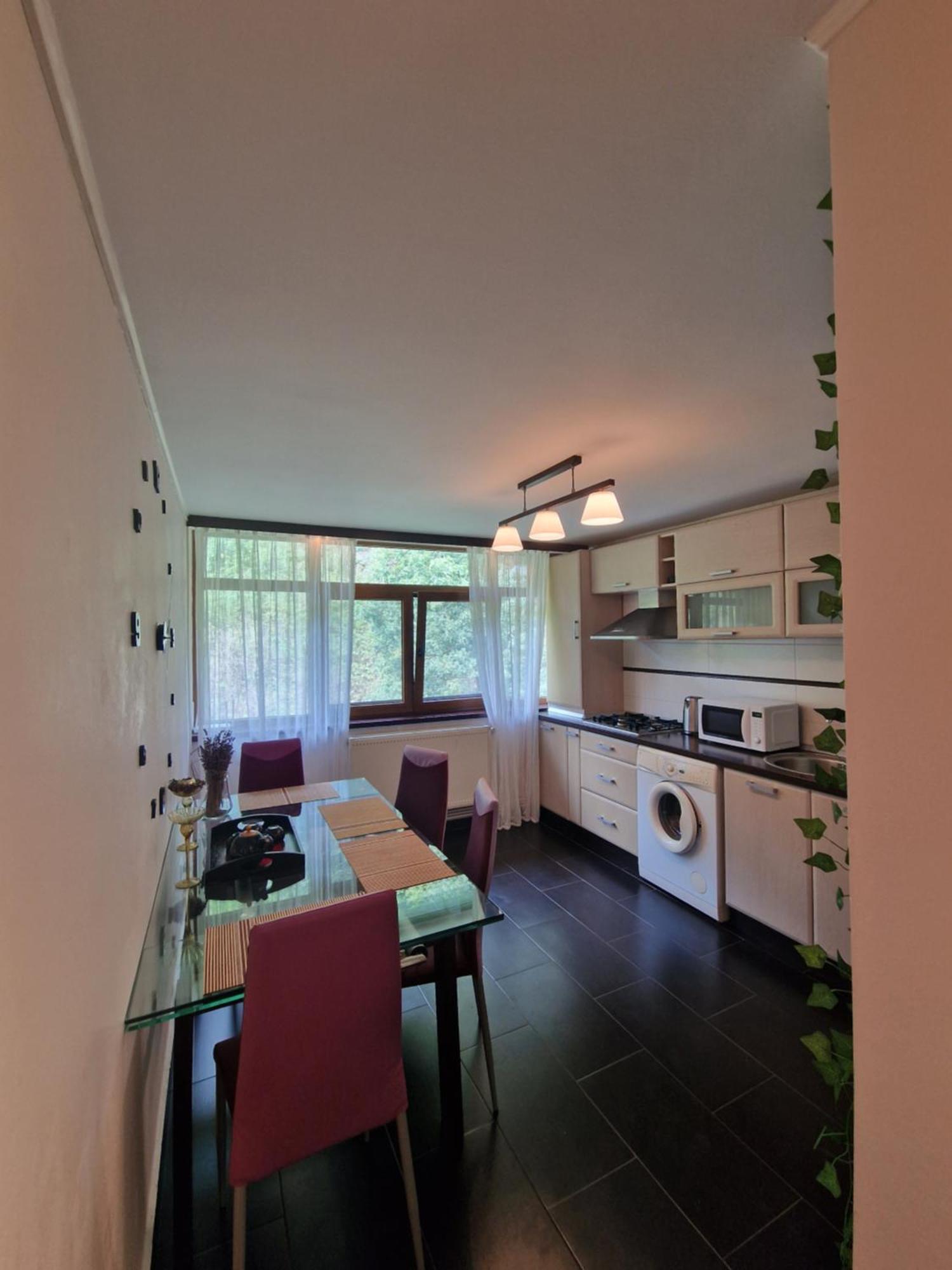 Apartament Red & Yellow 斯兰默多瓦 外观 照片
