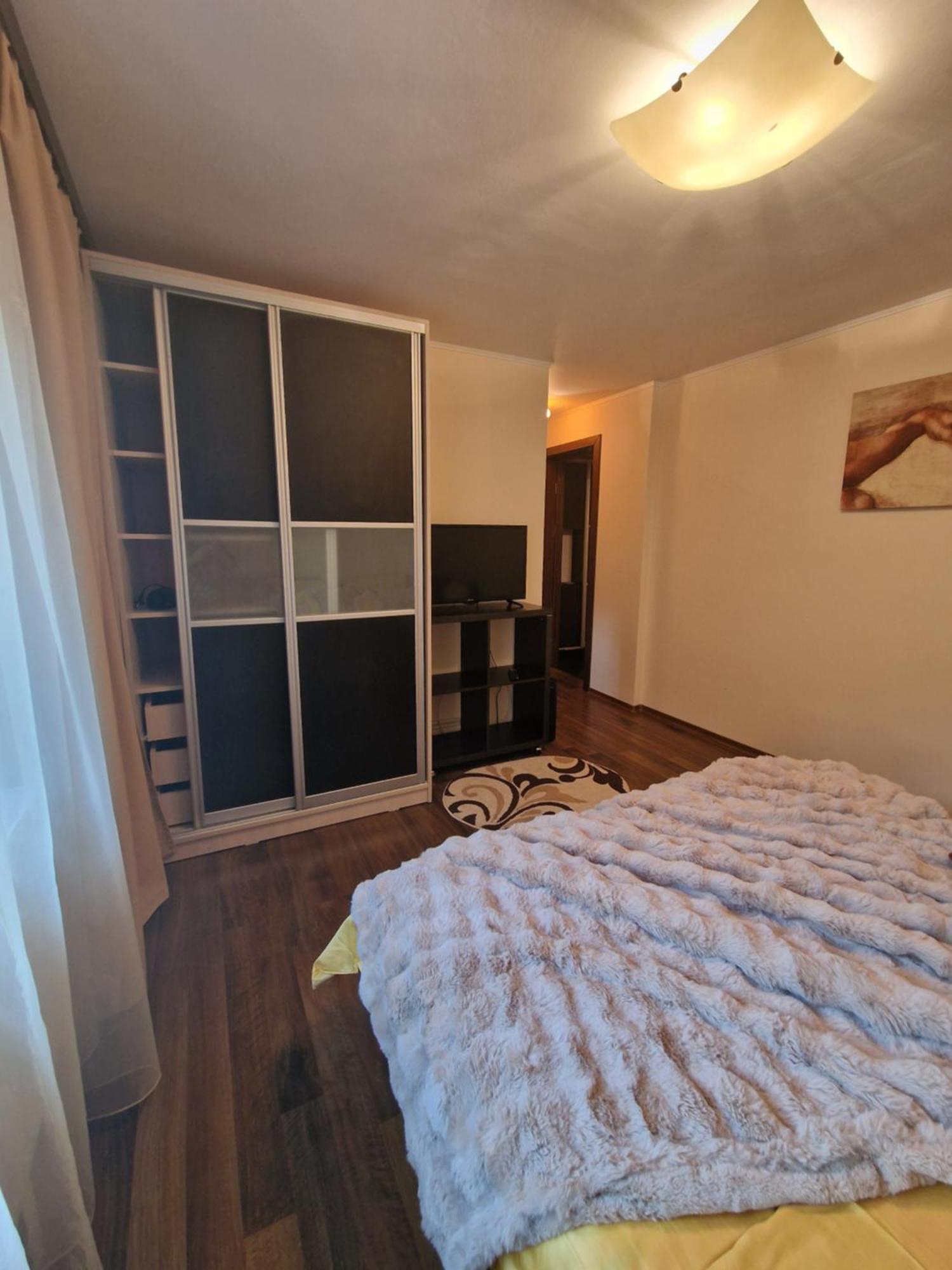 Apartament Red & Yellow 斯兰默多瓦 外观 照片